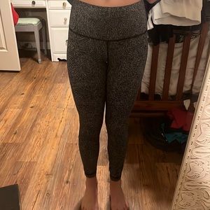 black and white patterned lululemon leggings